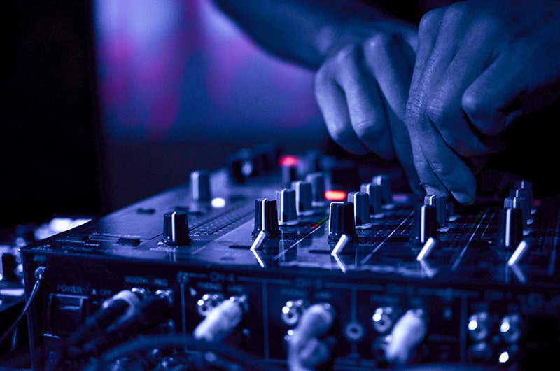 Our Buying Guide For DJ Mixers In 2026