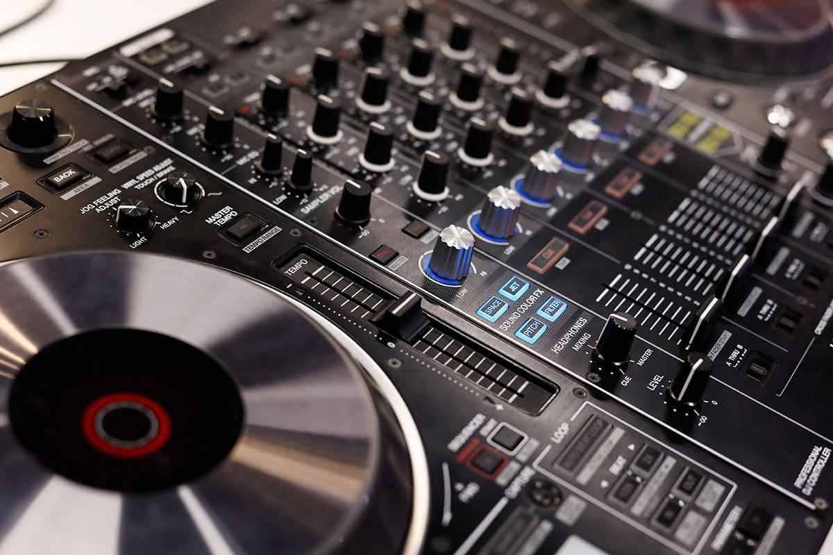 How To Choose DJ Equipment For Beginners