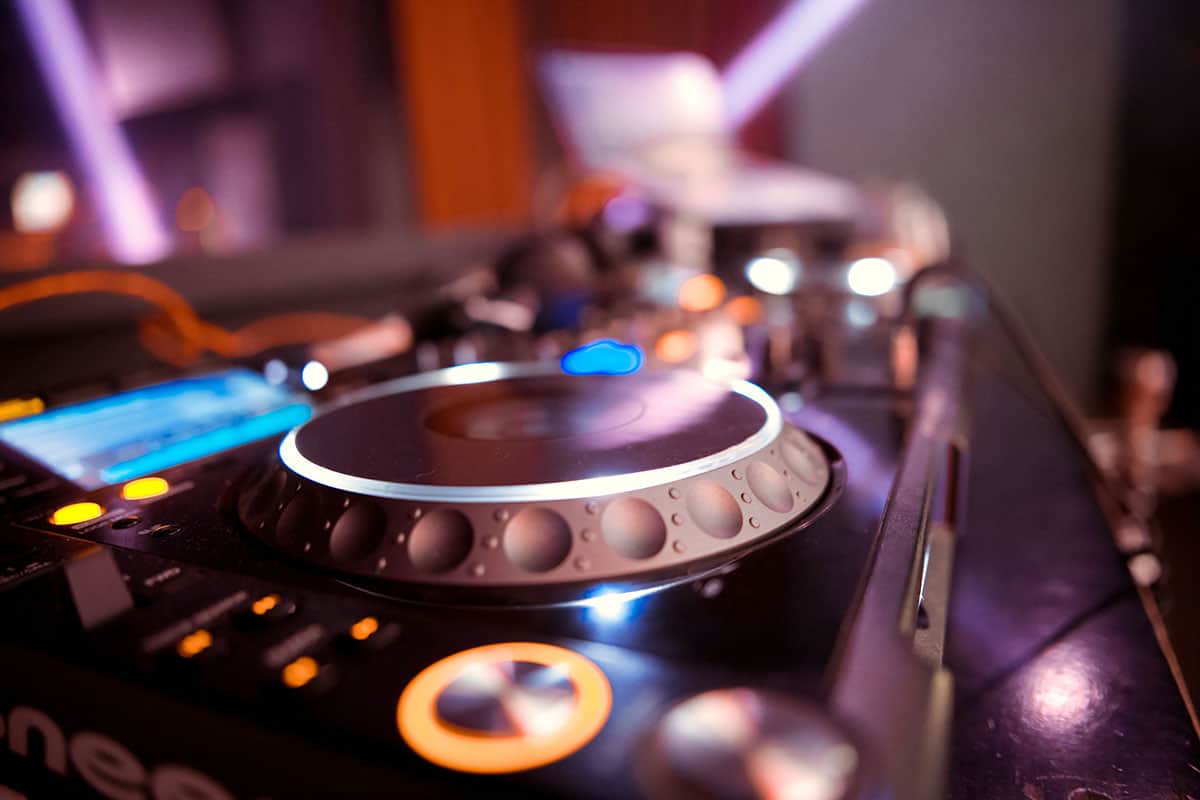 Ultimate Guide To Building A Home DJ Setup