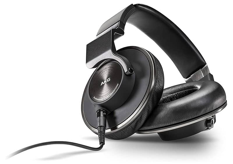 Angular view of the AKG K533 MKII headphones.