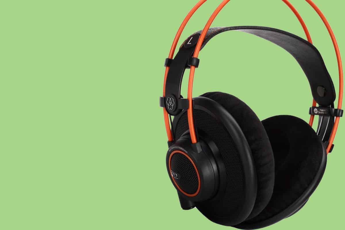 AKG K712 Pro Review — Rich And Balanced Sound Profile
