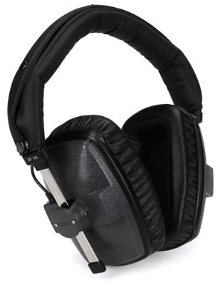 Three-quarter view of the Beyerdynamic DT 150 headphones.