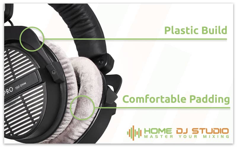 Beyerdynamic DT 990 Details.