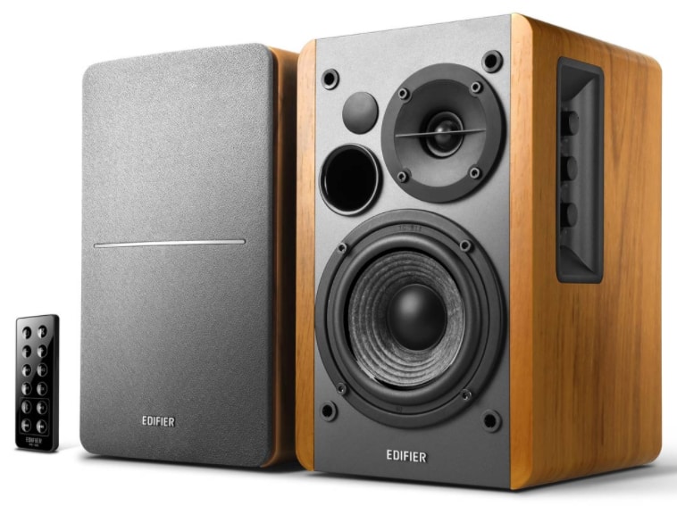 Three quarter view of the Edifier R1280DB speakers