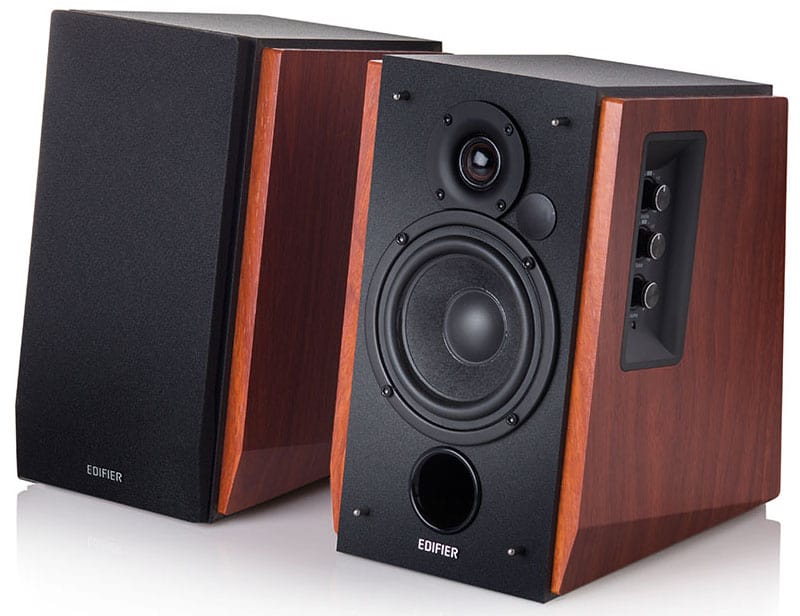 Front view of the Edifier R1700BT bookshelf speakers