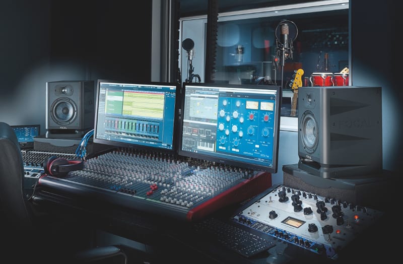 Focal Alpha 65 Evo studio monitors in a recording studio.