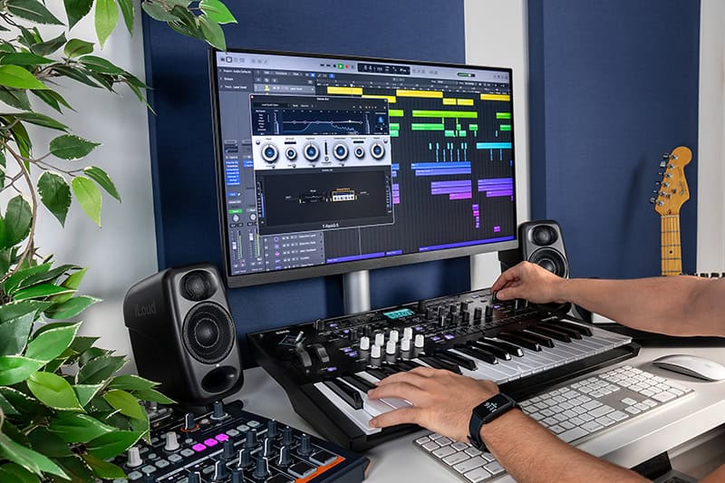 IK Multimedia iLoud Micro Monitor Pro Showcase.