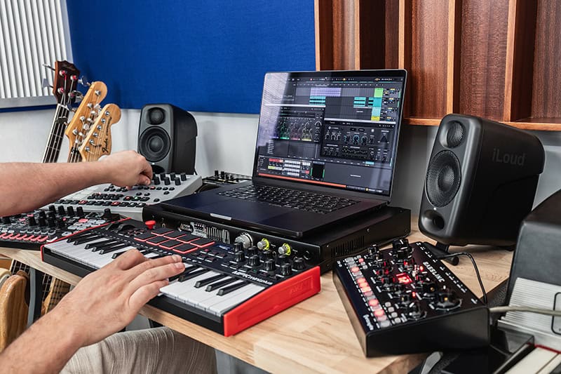 IK Multimedia iLoud Micro Monitor Pro Showcase.