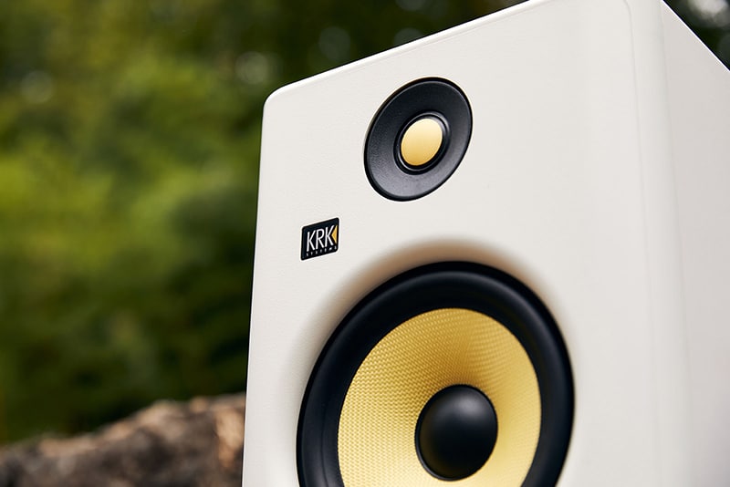 KRK Rokit 7 G4 White Noise version.