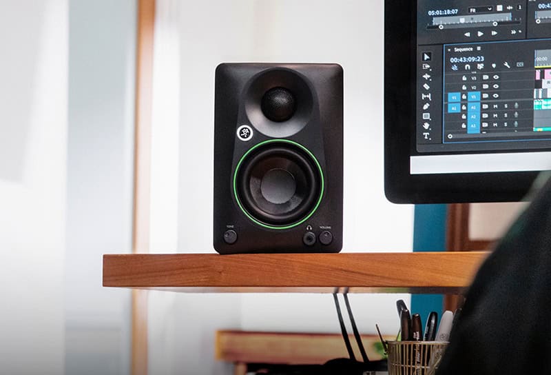 Mackie CR5BT Studio.
