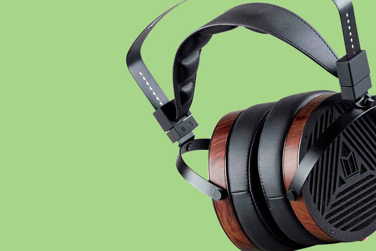 Monolith M1060 Review – Big, Bold and Affordable