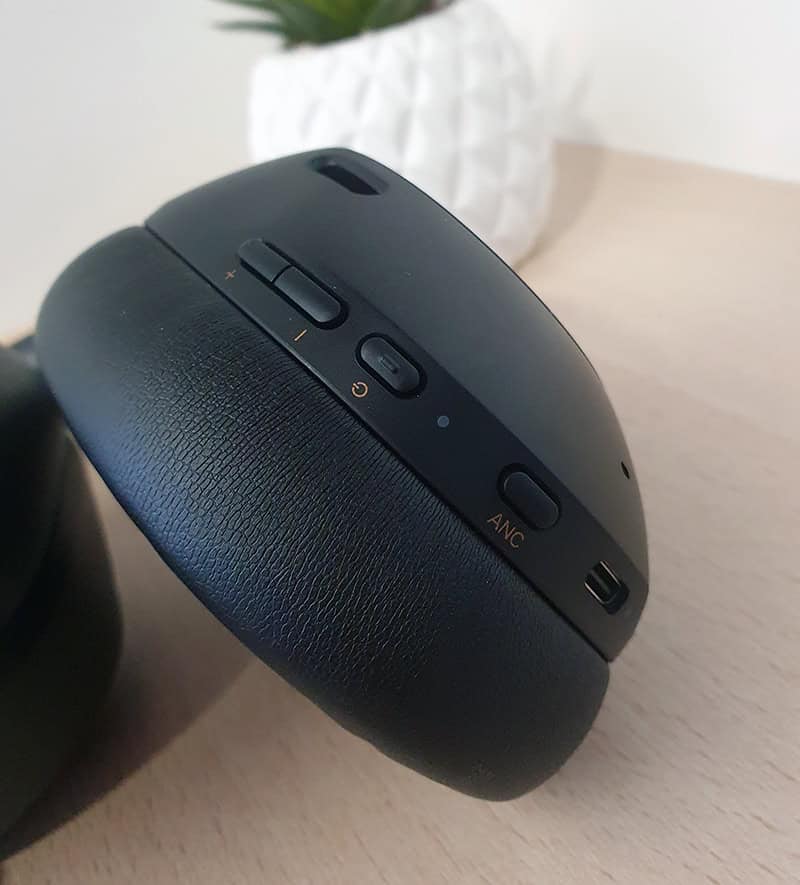 OneOdio Focus A5 Controls.