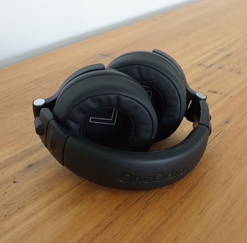 OneOdio Monitor 60 Earpads.