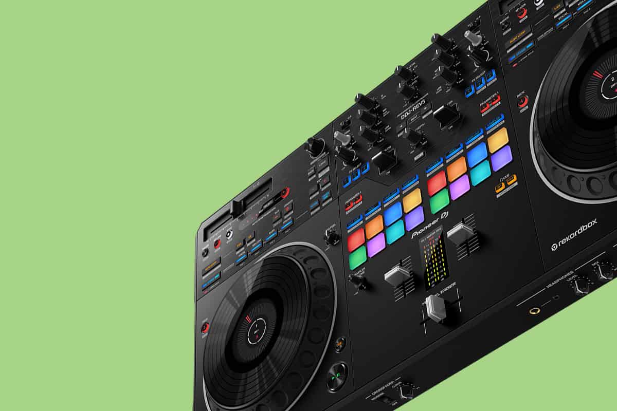 Pioneer DDJ-REV5 Review – Innovative Scratch DJ Controller