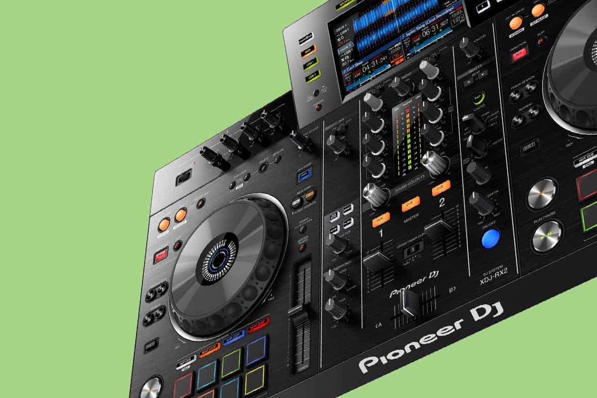 Pioneer XDJ RX2 Review – Excellent Controller With A Screen