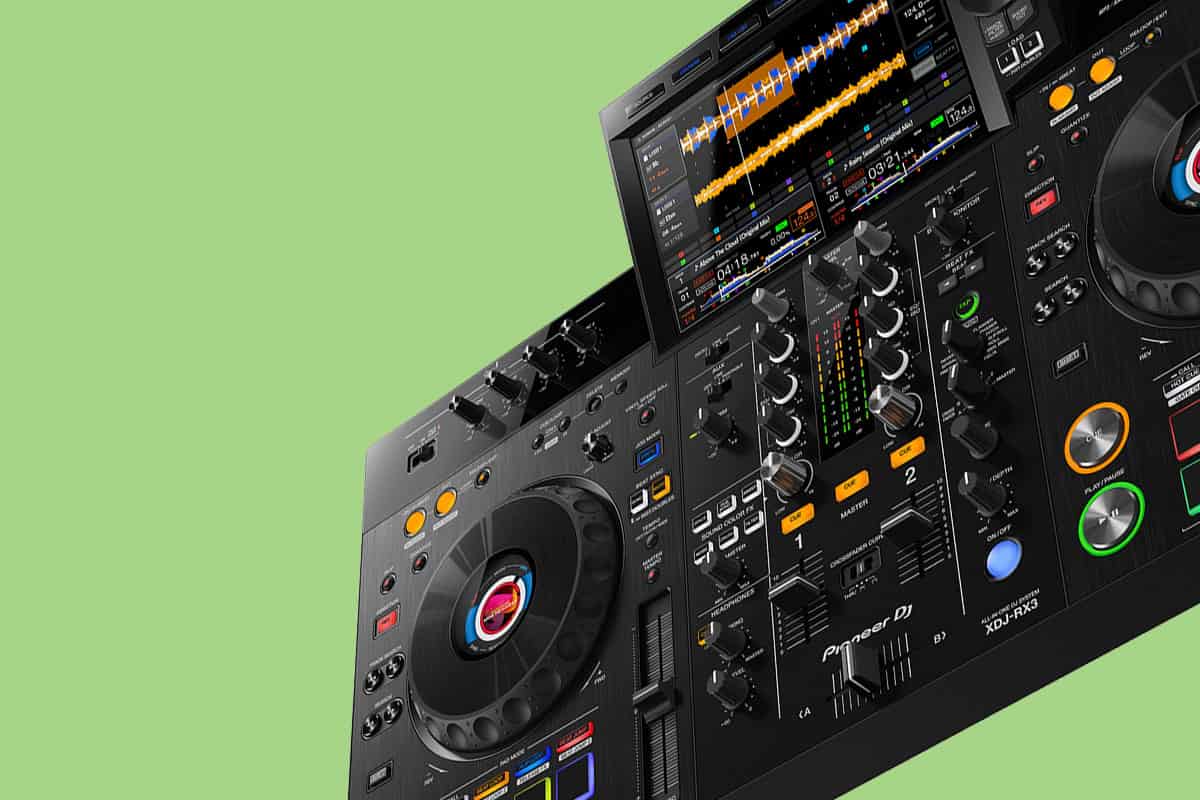 Pioneer XDJ-RX3 Review – Excellent Update And Feature Packed