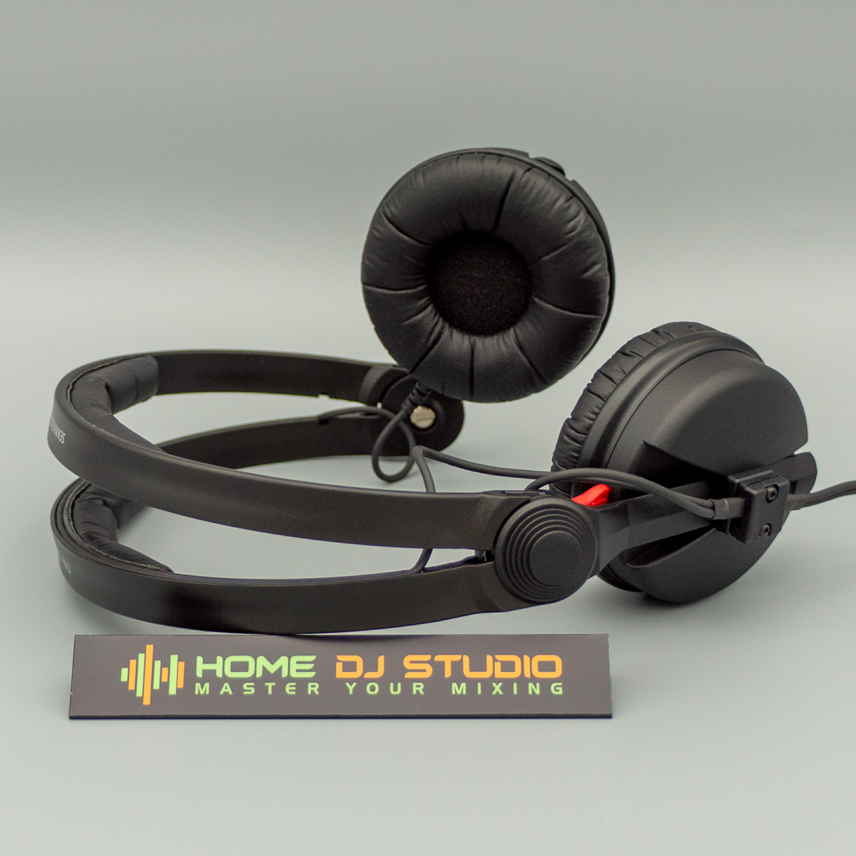 Sennheiser HD 25 Comfort.