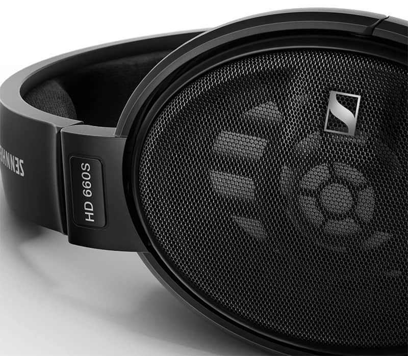 Close up photo of the Sennheiser HD 660S.