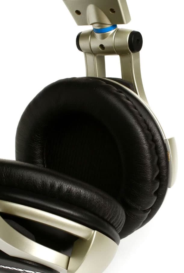 Shure SRH750DJ Ear Padding.