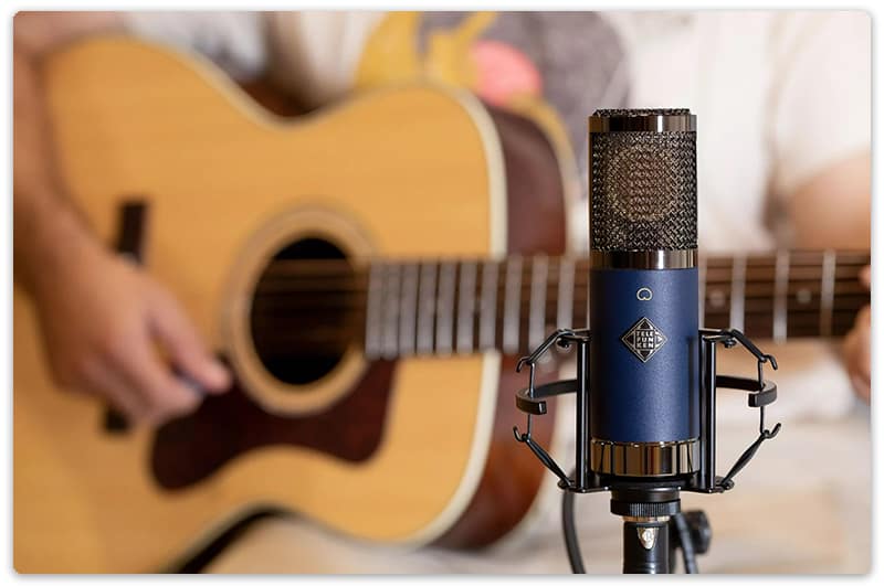 Telefunken TF11 recording an acoustic guitar.