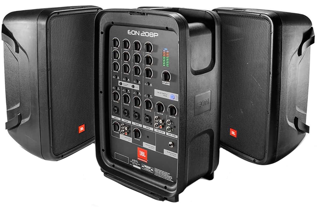 Three quarter view of the JBL EON208P
