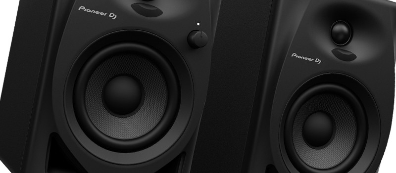 Close-up of the Pioneer DM-40D.