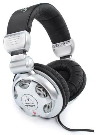 Three quarter view of the Behringer HPX2000 headphones