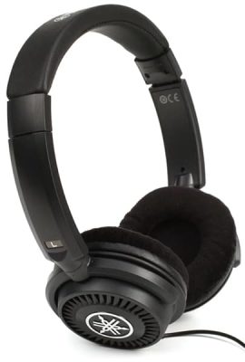 Three quarter view of the Yamaha HPH-150B headphones.